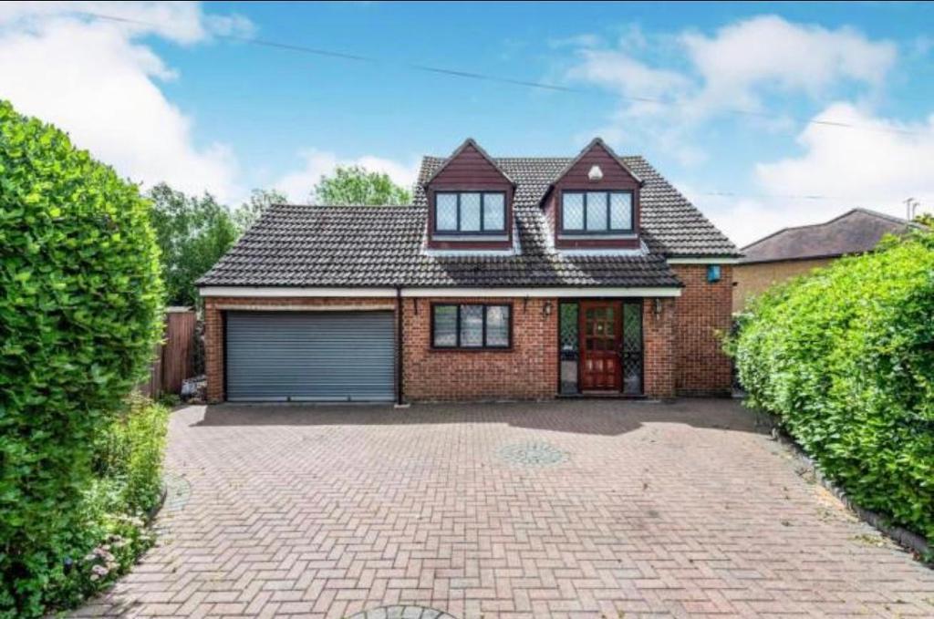 Highfield Road, Collier Row, London, RM5 3RU